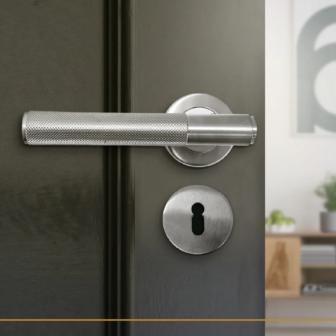 Basta Paris Privacy Door Handle Lever On Rose | Chrome - Image 3