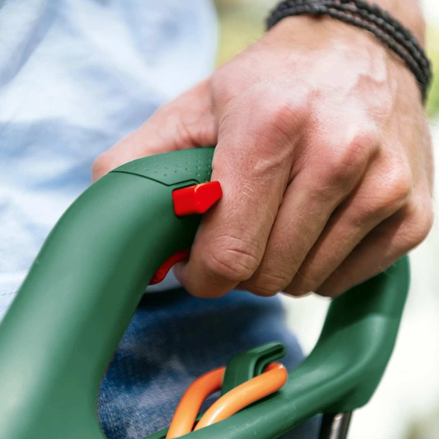 Bosch Easy Cut 23 Grass Strimmer - Image 3