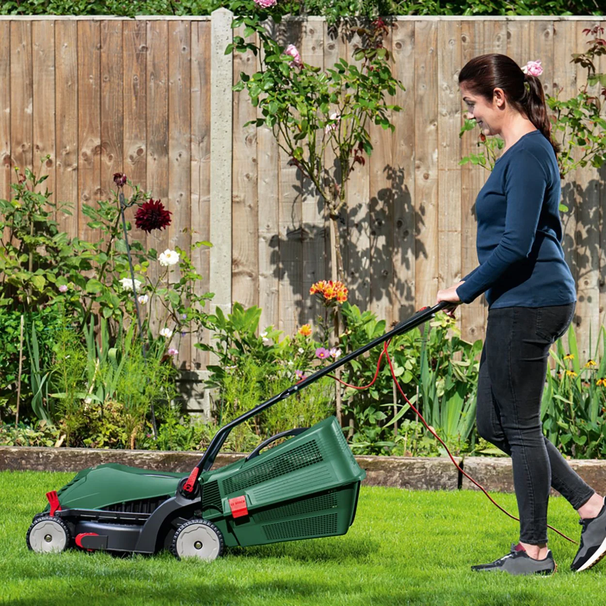 Bosch Universal Rotak Lawnmower - Image 5