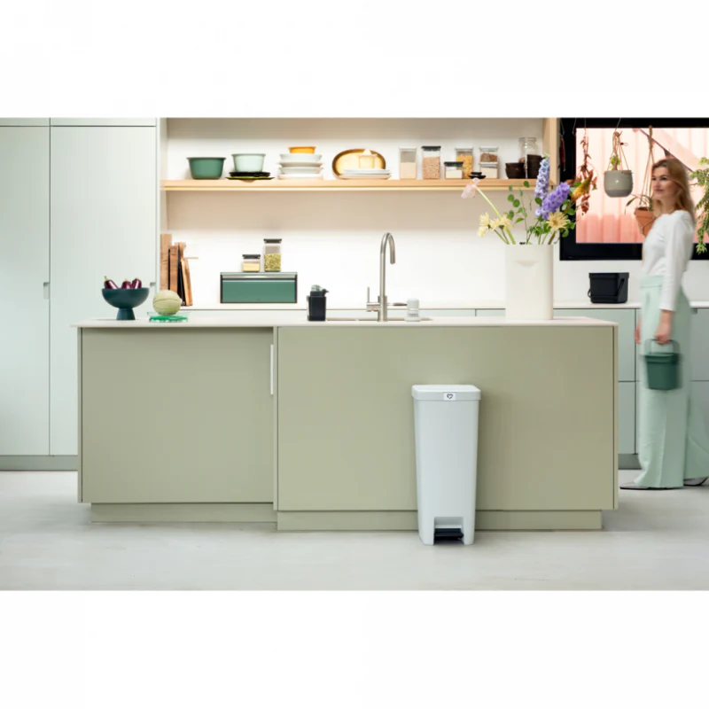 Brabantia 40 Litre StepUp Pedal Bin - Light Grey - Image 5
