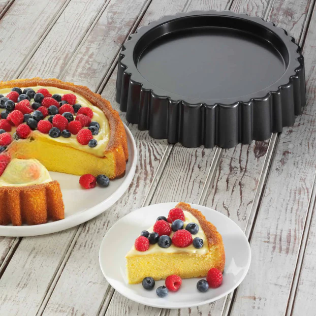 Chicago Metallic Non-Stick Mary Ann Cake Pan - Image 2