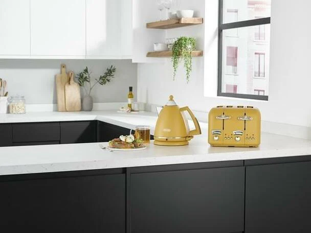 DeLonghi Argento Silva Yellow 4 Slice Toaster - Image 4