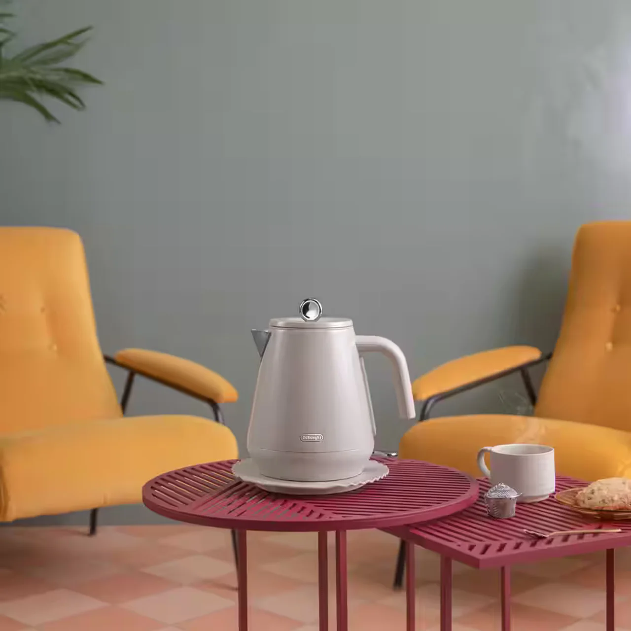 De'Longhi Eclettica Kettle Beige 1.7L - Image 5