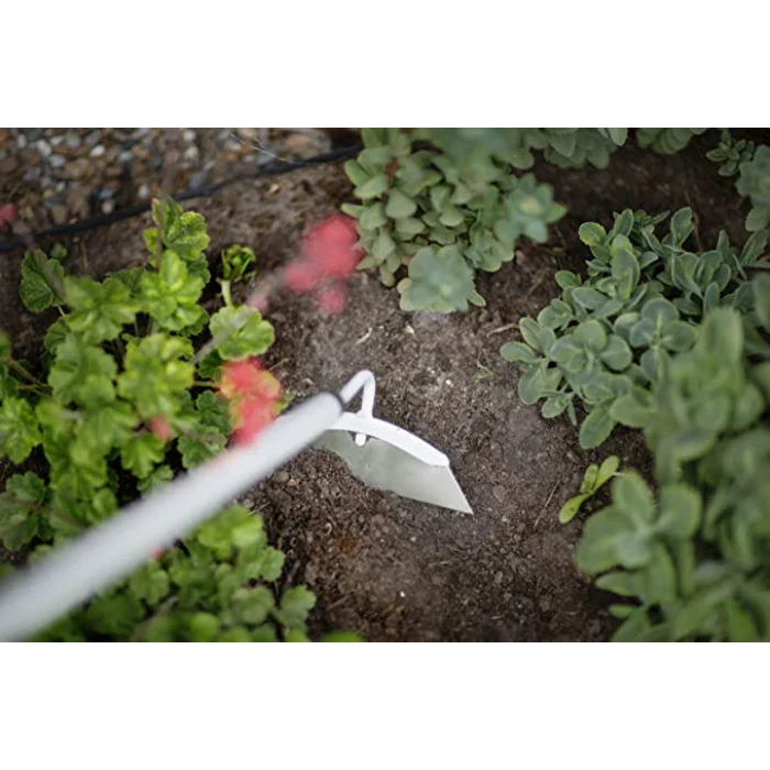 Fiskars 1019609 Light Garden Digging Hoe - Image 2