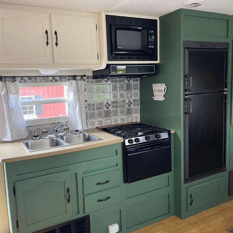 Forest Green Beyond Paint All In One Furniture Paint - Image 3