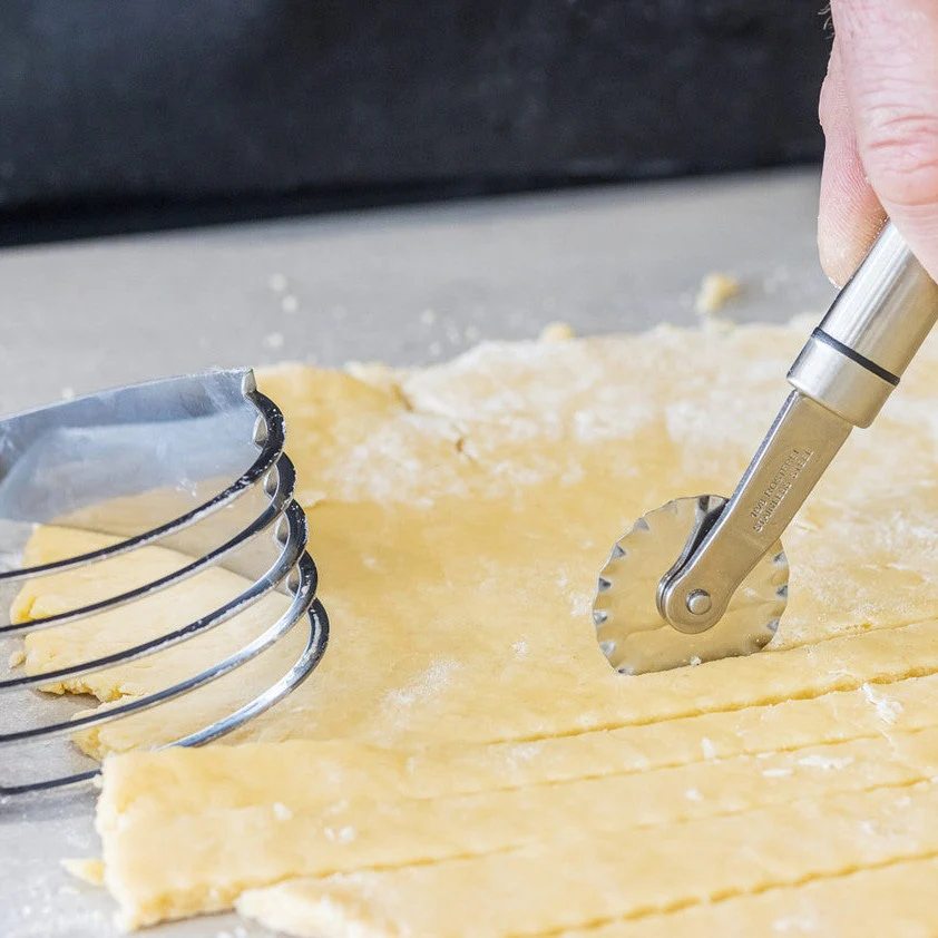 KitchenCraft Stainless Steel Pastry Blender - Image 2