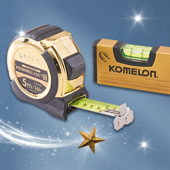 Komelon 5m Gold PowerBlade II Tape with Gold Mini Level - Image 2