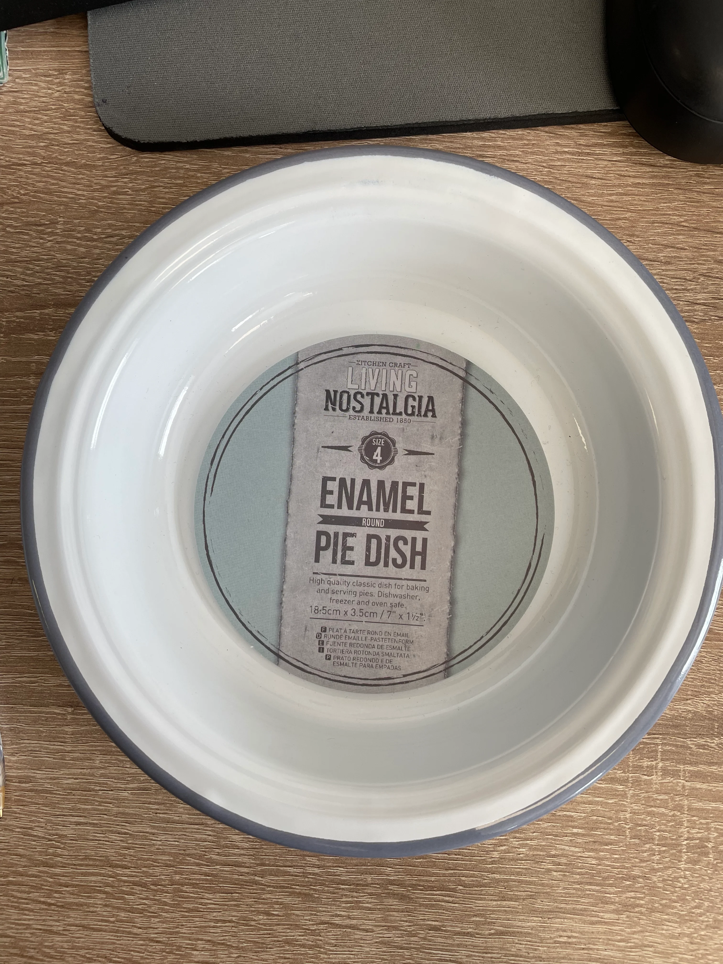 Living Nostalgia Enamel Round 20cm Pie Dish - Image 2