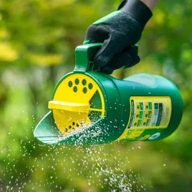 Miracle-Gro® Multi Use Garden Lawn Spreader - Image 2