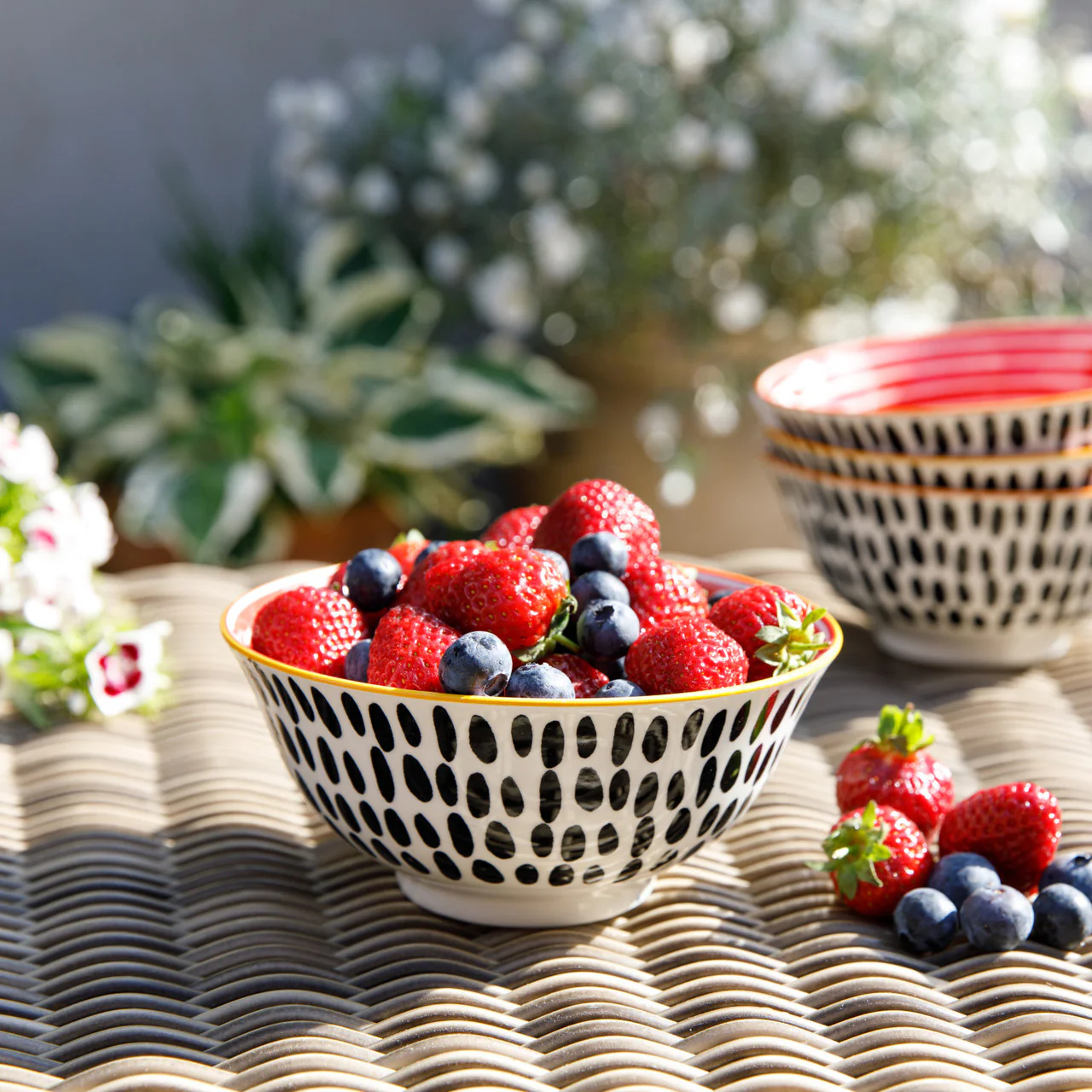 KitchenCraft Red Swirl and Black Spots Ceramic Bowl - Image 2