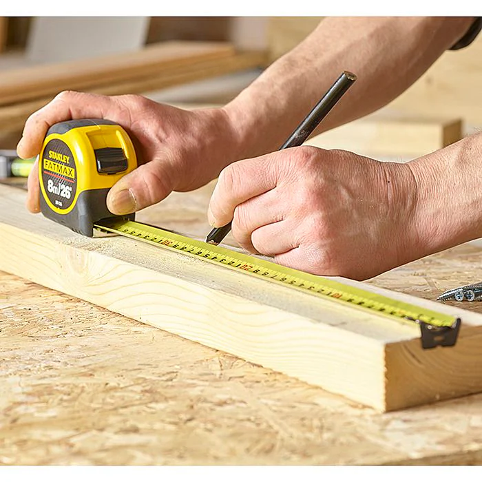 Stanley 8m FatMax Autolock Tape Measure - Image 2